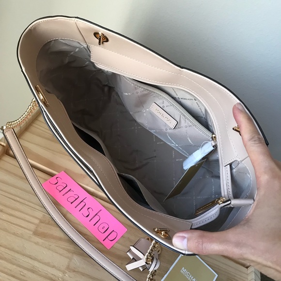 🌼Michael Kors Set - Picture 9 of 16